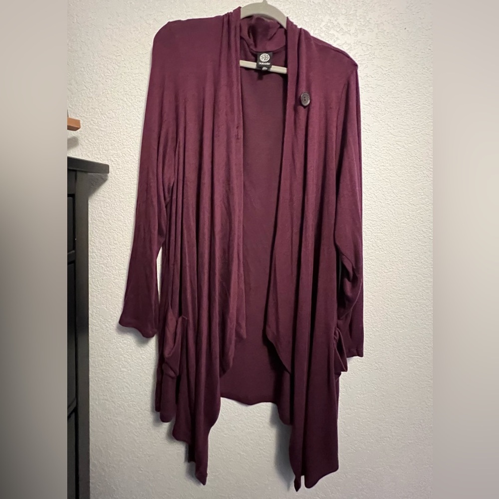 Bobeau: one button lightweight cardigan